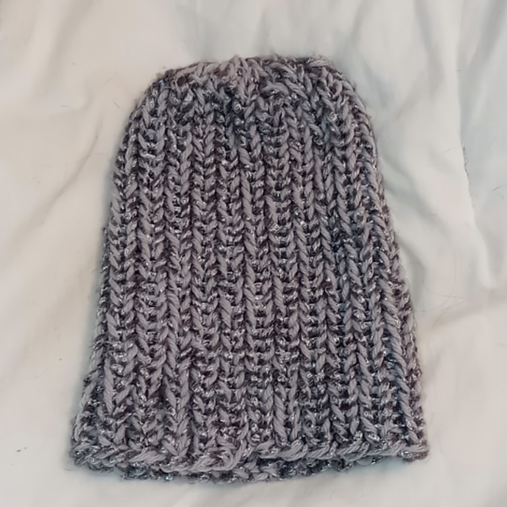 Gray/silver metallic knit beanie warm snow/ski hat